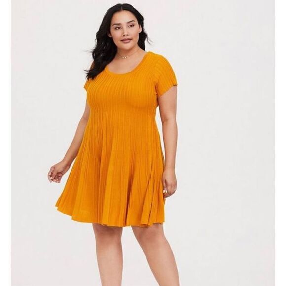 Torrid Mini Sweater Skater Dress in Golden‎ Yellow, Size 00 - Picture 1 of 6